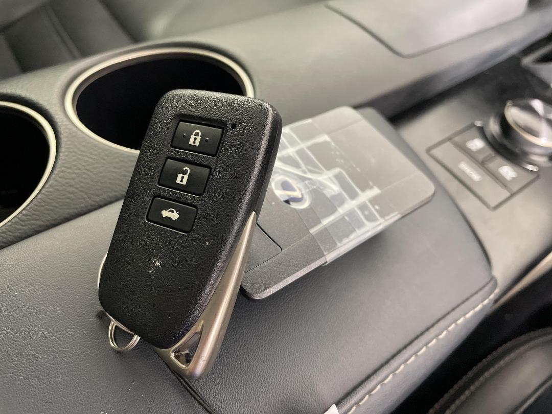 Photo '22' of Lexus IS300H Photo '22' of Lexus IS300H