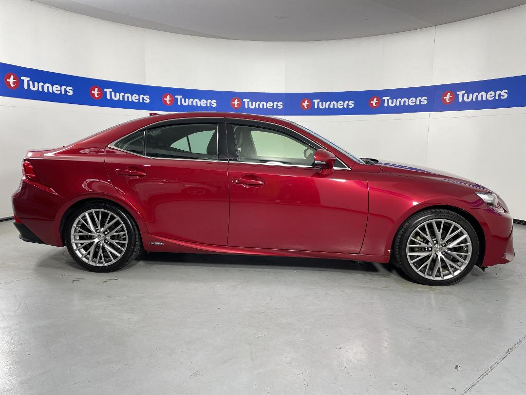 Photo '23' of Lexus IS300H Photo '23' of Lexus IS300H