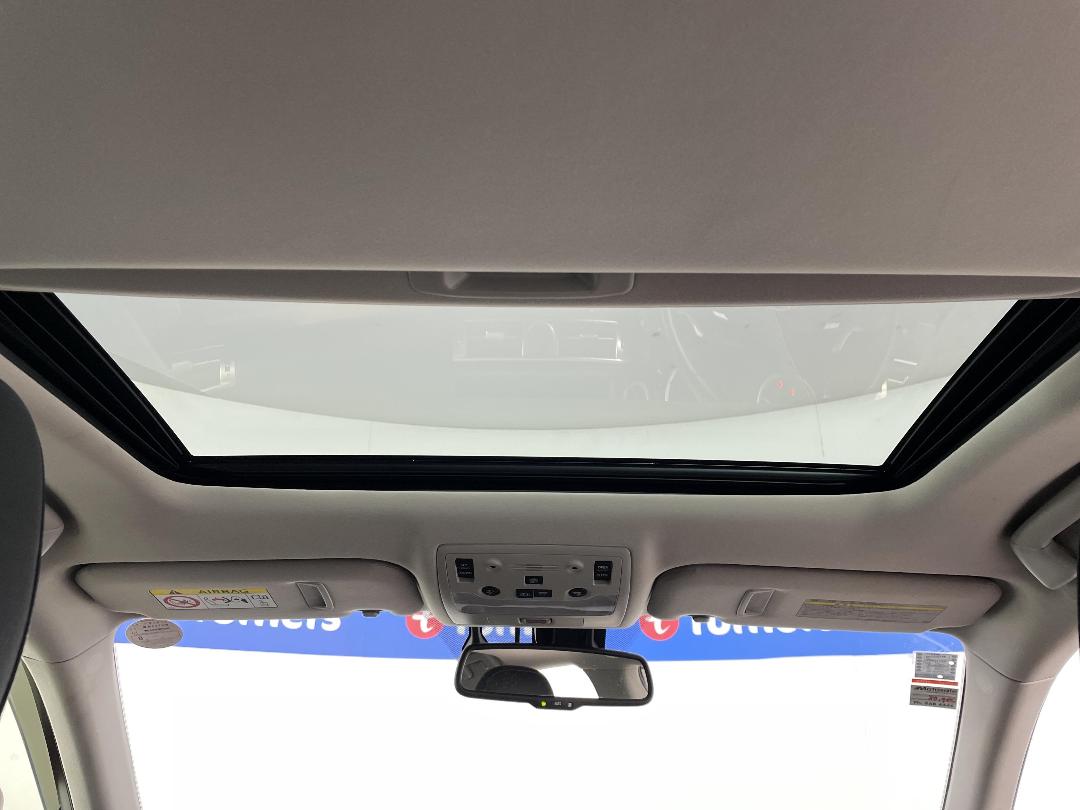 Photo '26' of Lexus IS300H Photo '26' of Lexus IS300H