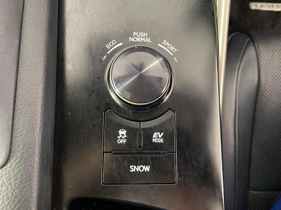 Photo '30' of Lexus IS300H Photo '30' of Lexus IS300H