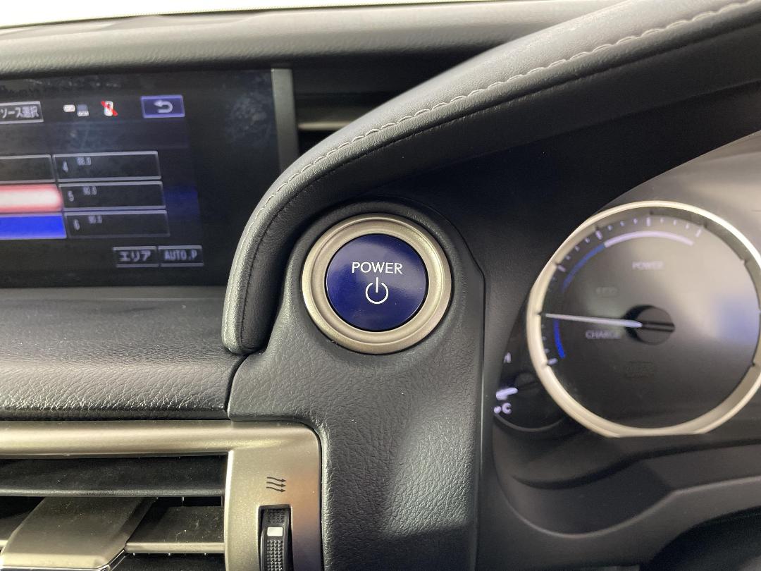 Photo '33' of Lexus IS300H Photo '33' of Lexus IS300H