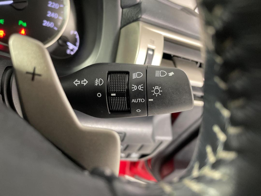 Photo '36' of Lexus IS300H Photo '36' of Lexus IS300H