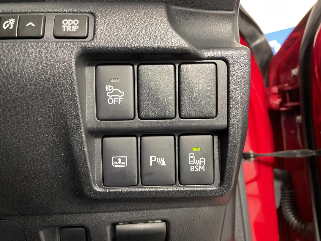 Photo '38' of Lexus IS300H Photo '38' of Lexus IS300H