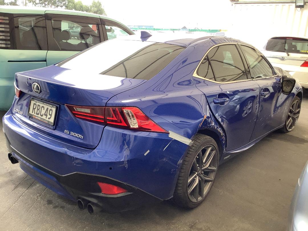 Photo '8' of Lexus IS300H