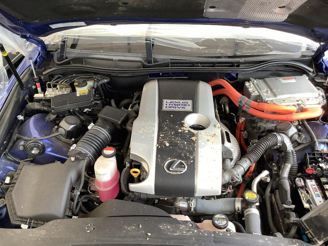 Photo '15' of Lexus IS300H