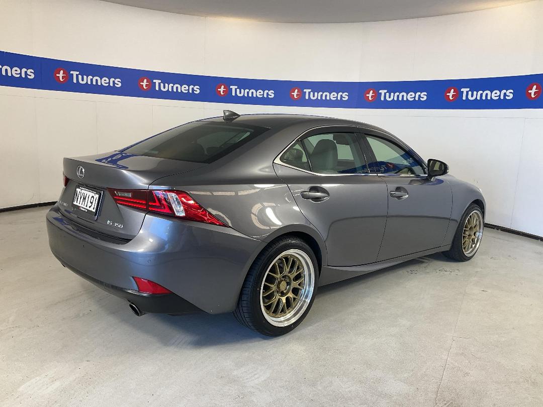 Photo '7' of Lexus IS350