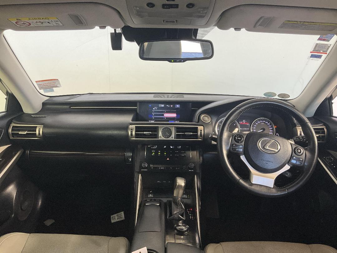 Photo '17' of Lexus IS350