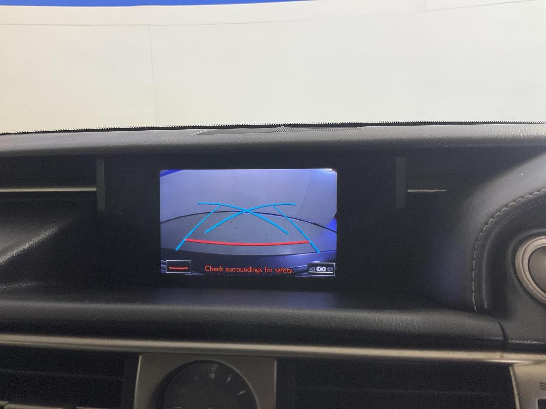 Photo '32' of Lexus IS350