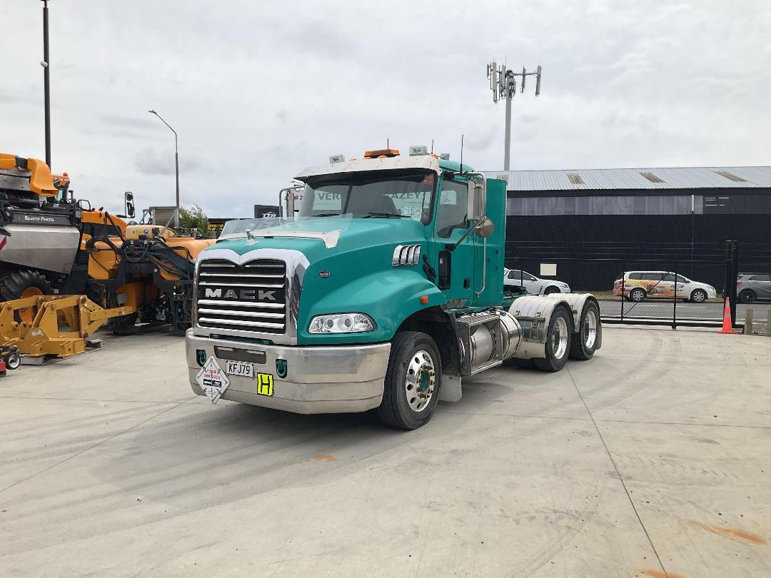 Photo '7' of Mack Granite CMMT 6X4 Tractor Unit