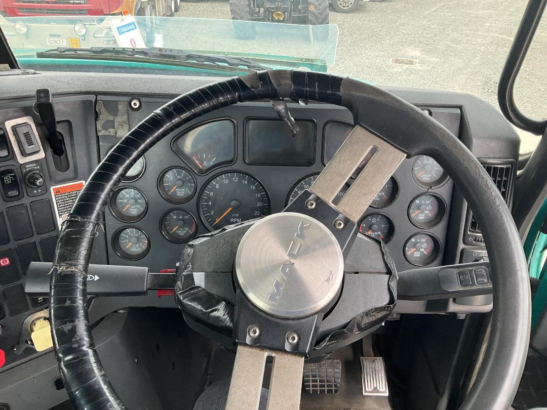 Photo '14' of Mack Granite CMMT 6X4 Tractor Unit