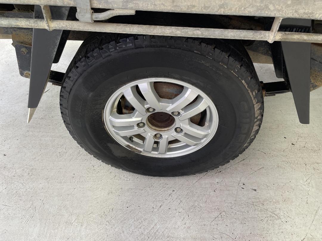 Photo '12' of Mahindra Pikup