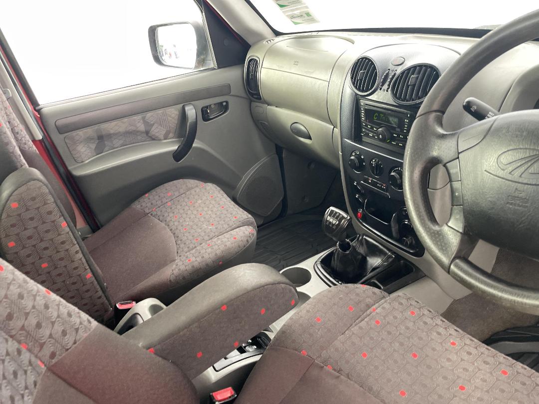 Photo '18' of Mahindra Pikup