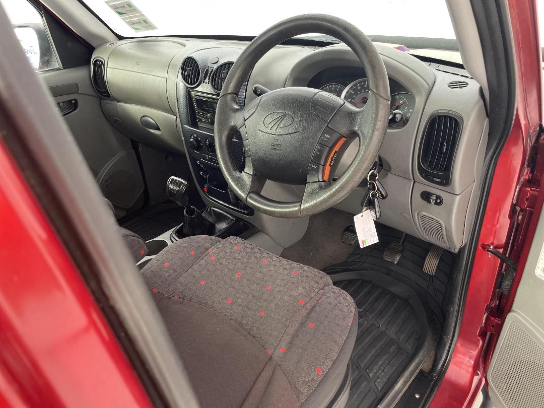 Photo '17' of Mahindra Pikup