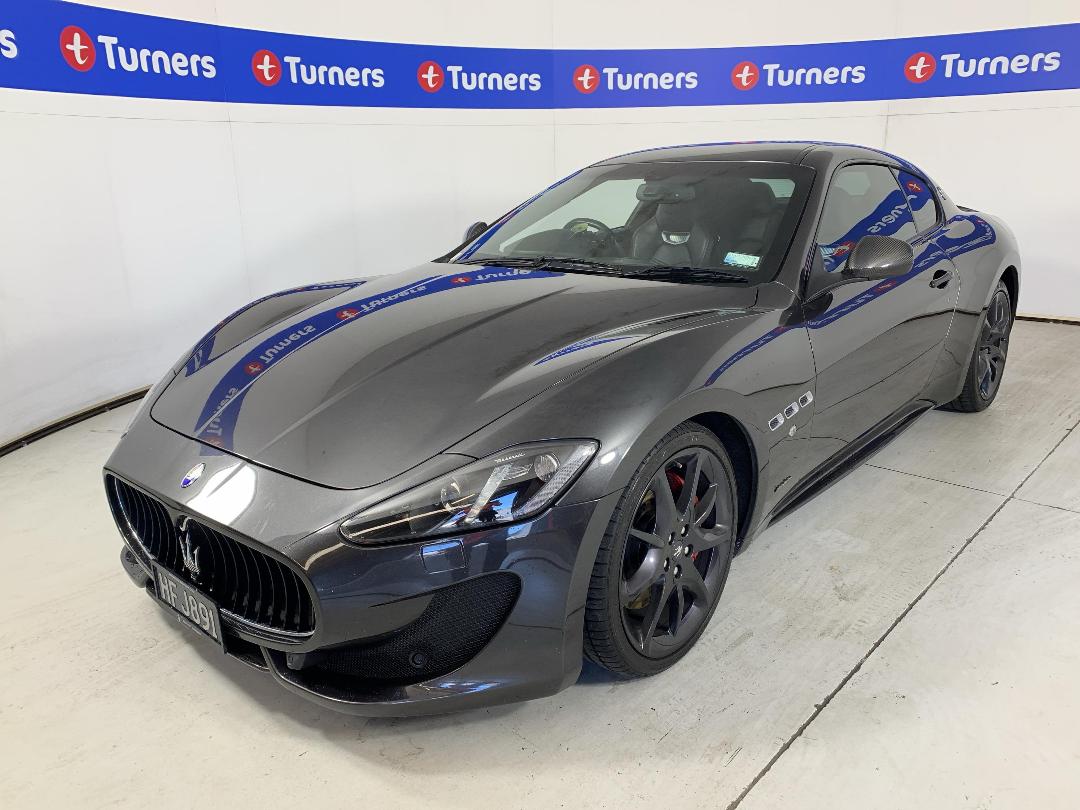 Photo '4' of Maserati Granturismo Photo '4' of Maserati Granturismo