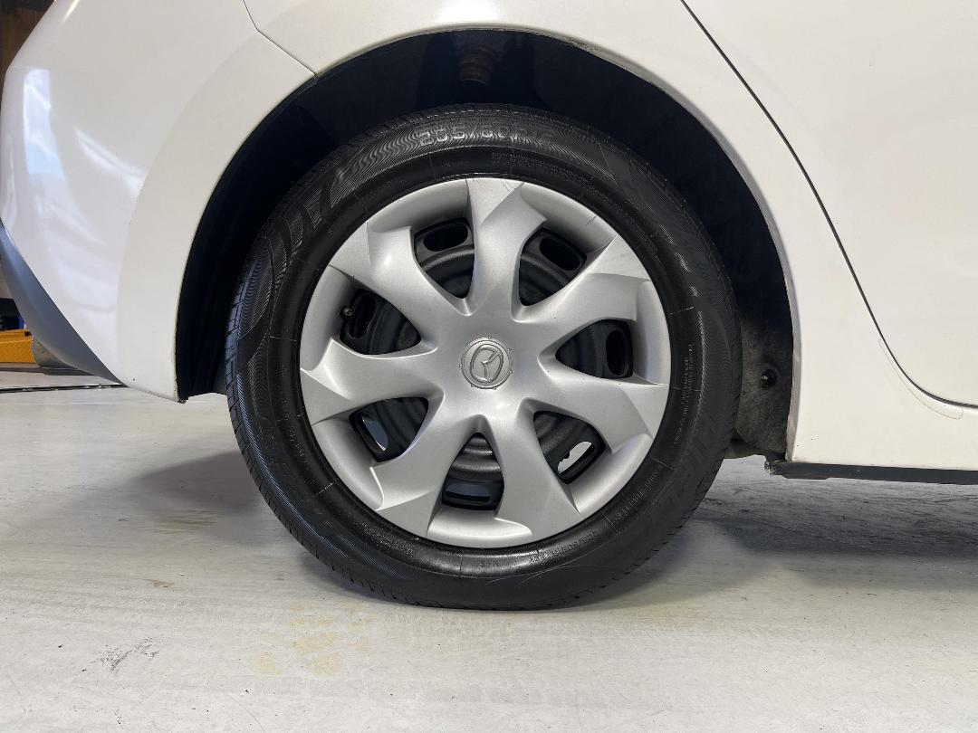 Photo '12' of Mazda 3