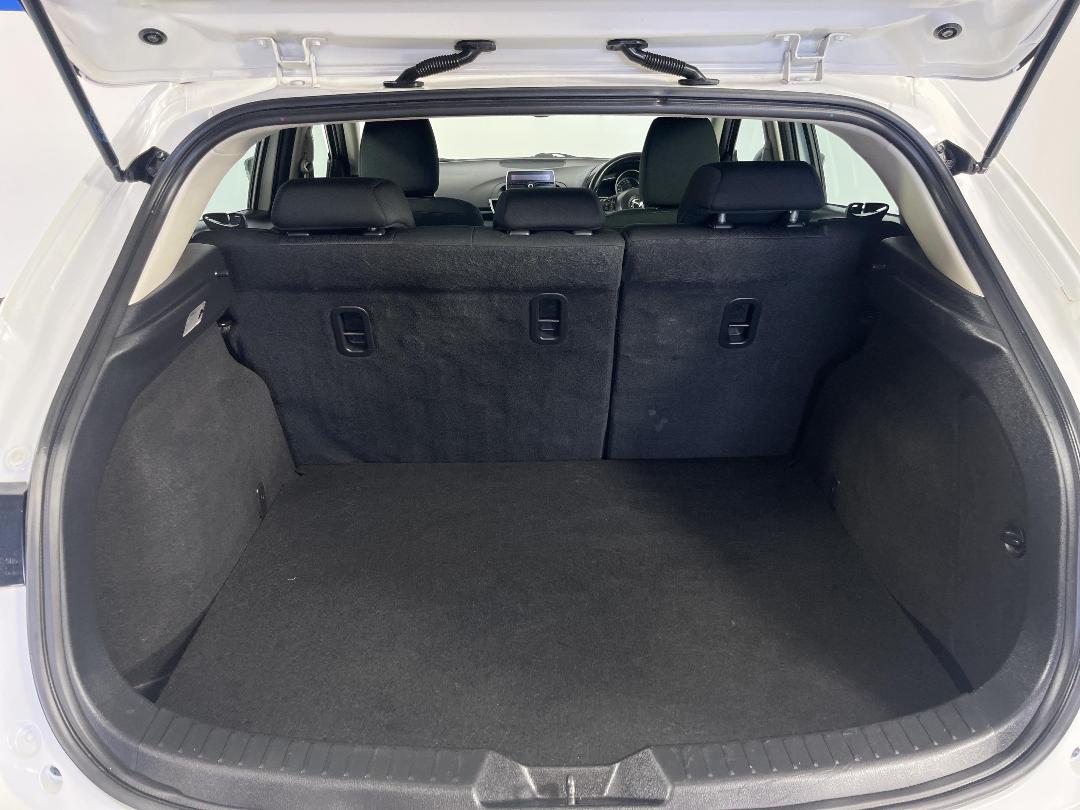 Photo '14' of Mazda 3