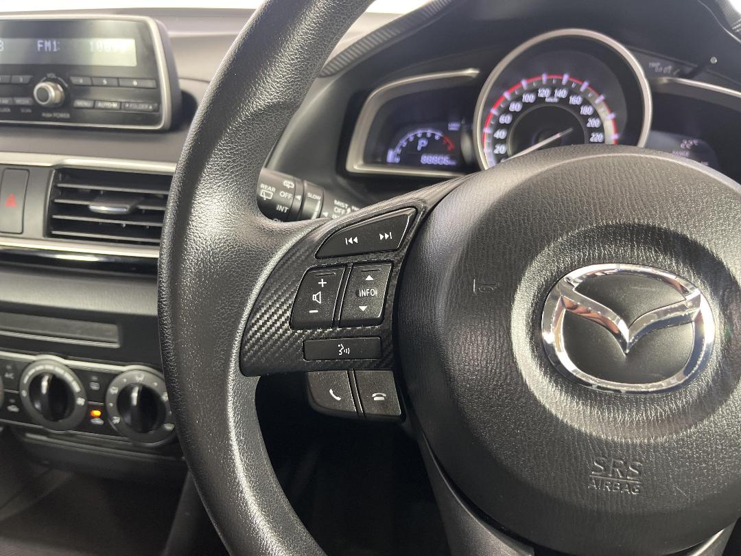 Photo '24' of Mazda 3