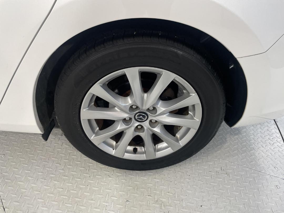 Photo '11' of Mazda Atenza