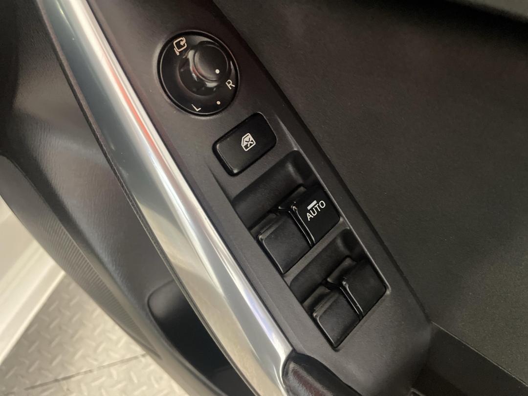 Photo '24' of Mazda Atenza