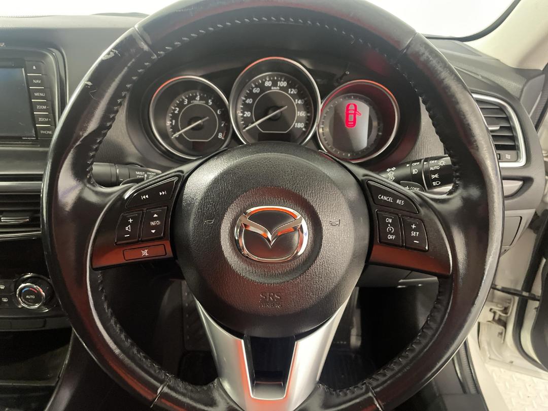 Photo '28' of Mazda Atenza