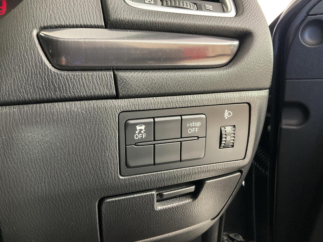 Photo '28' of Mazda Atenza