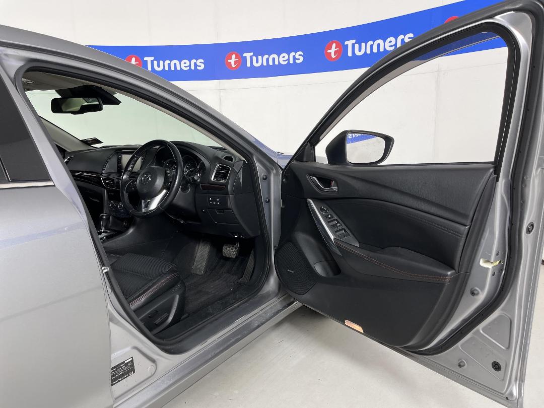 Photo '15' of Mazda Atenza