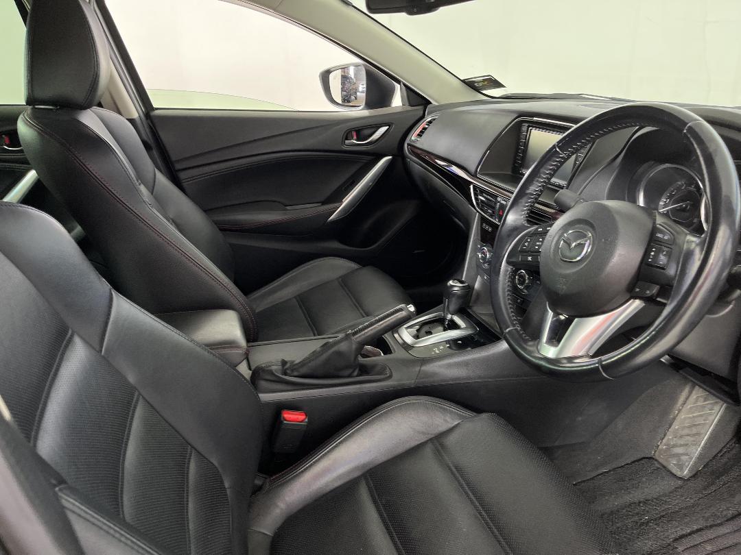 Photo '16' of Mazda Atenza