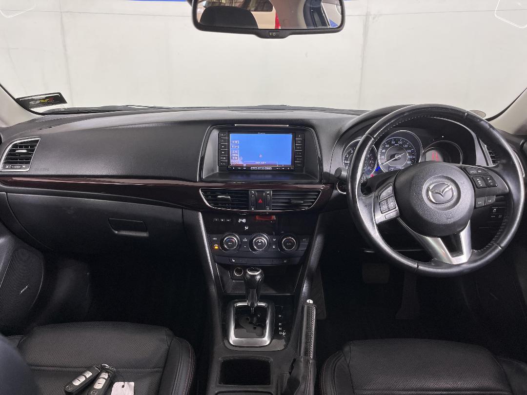 Photo '17' of Mazda Atenza