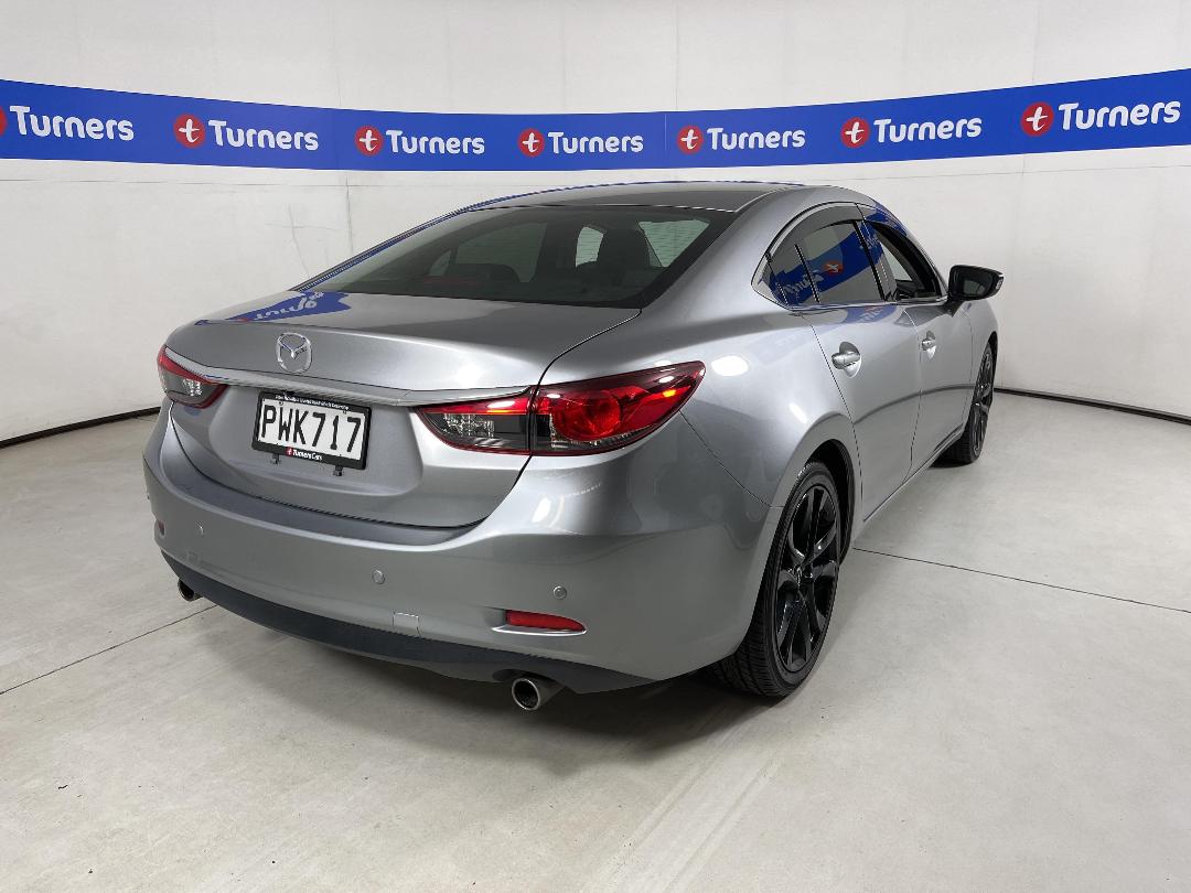 Photo '7' of Mazda Atenza