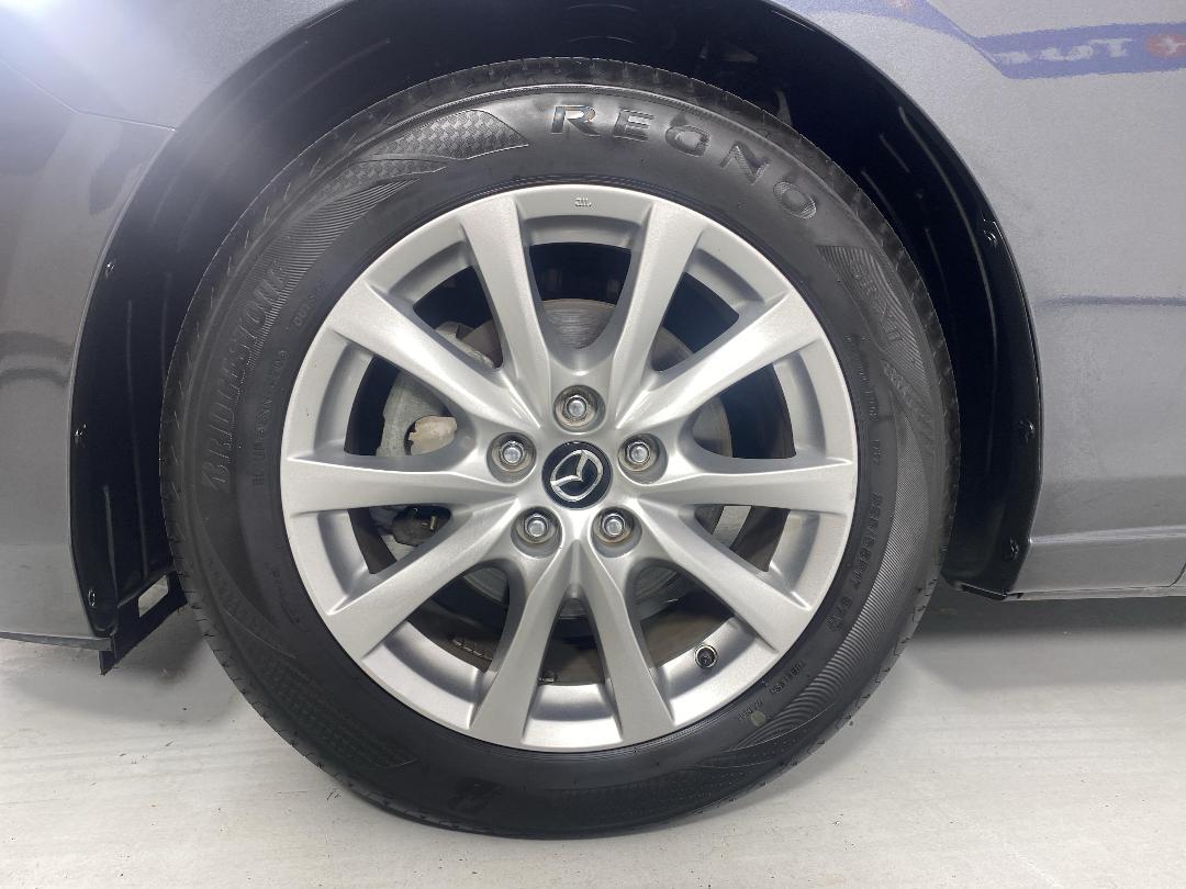 Photo '10' of Mazda Atenza