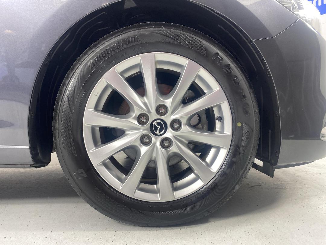 Photo '9' of Mazda Atenza