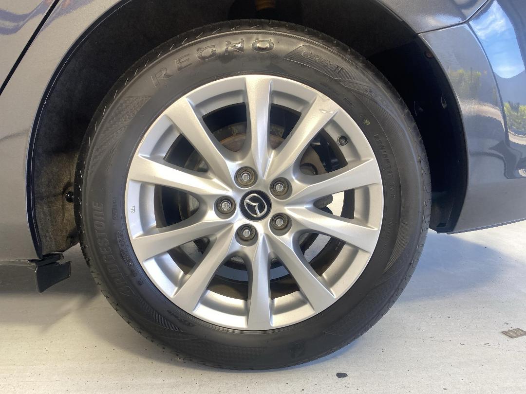 Photo '11' of Mazda Atenza