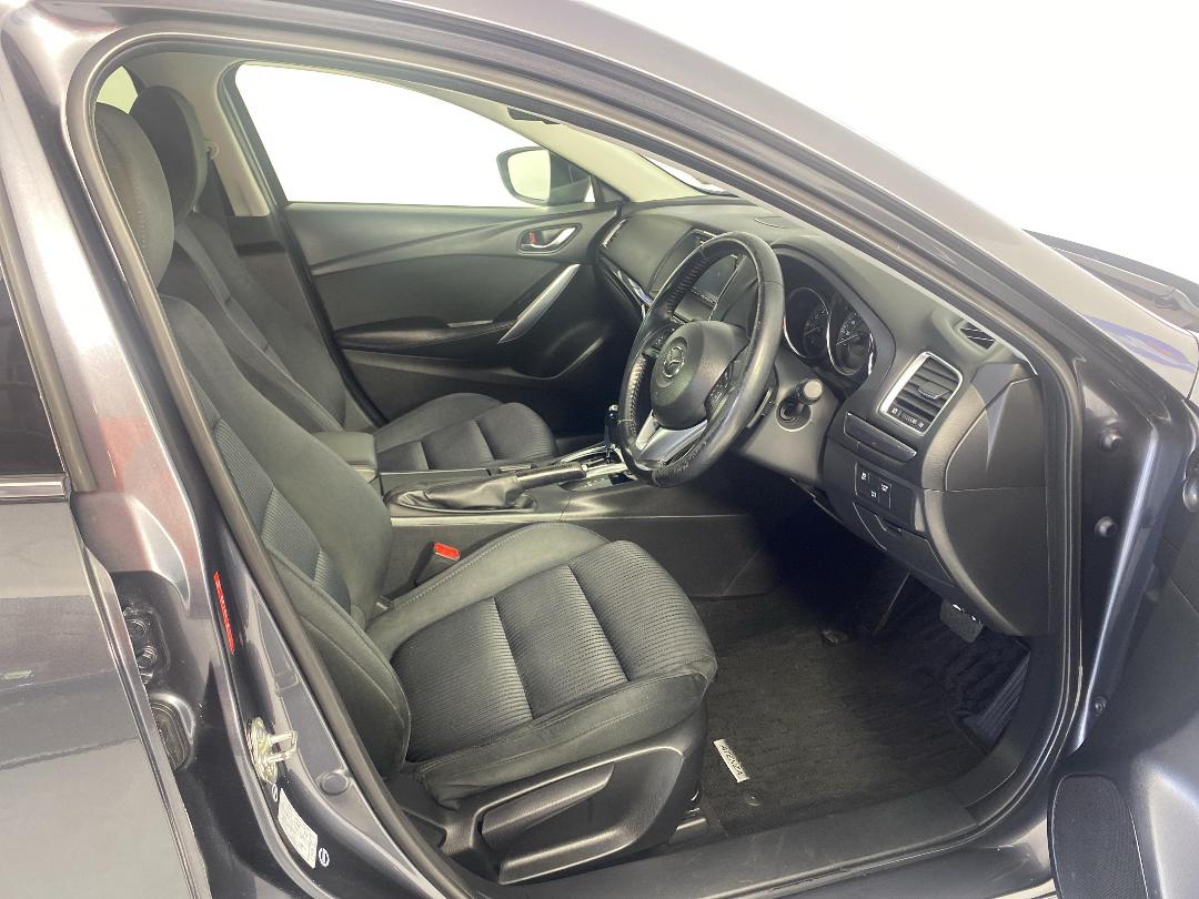 Photo '16' of Mazda Atenza