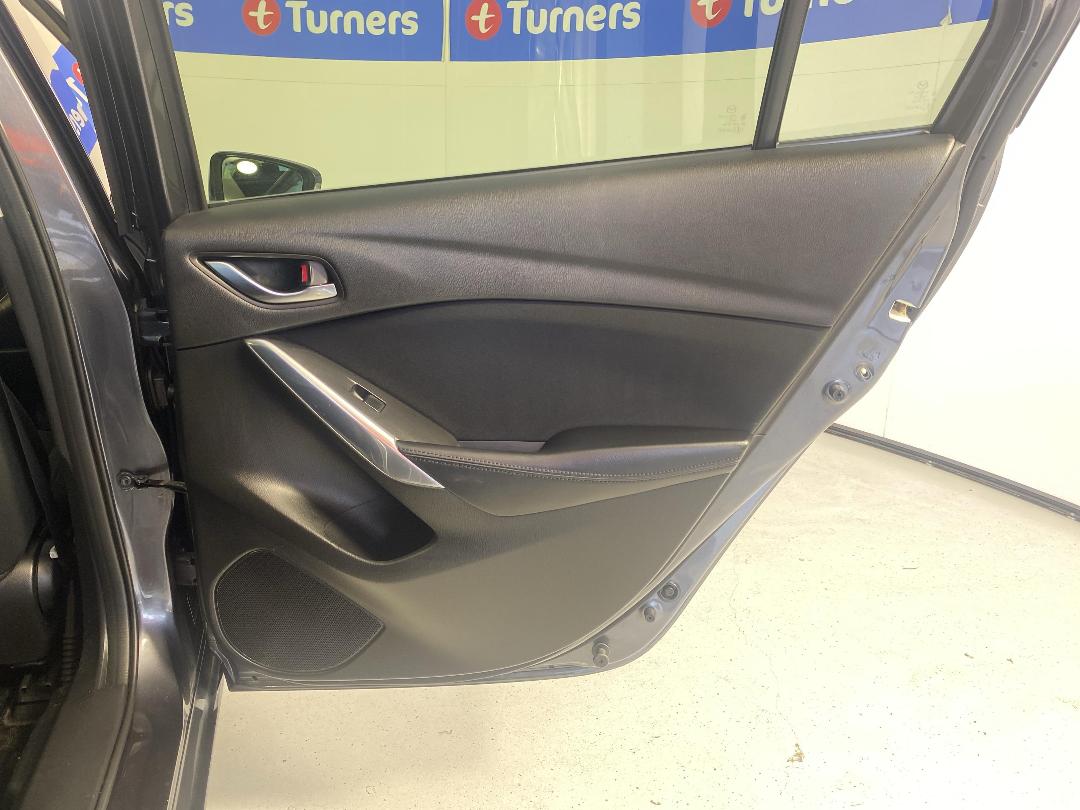 Photo '19' of Mazda Atenza