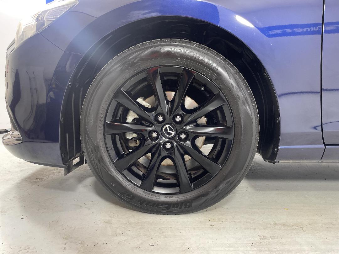 Photo '10' of Mazda Atenza