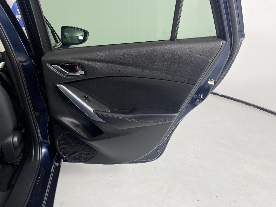 Photo '19' of Mazda Atenza