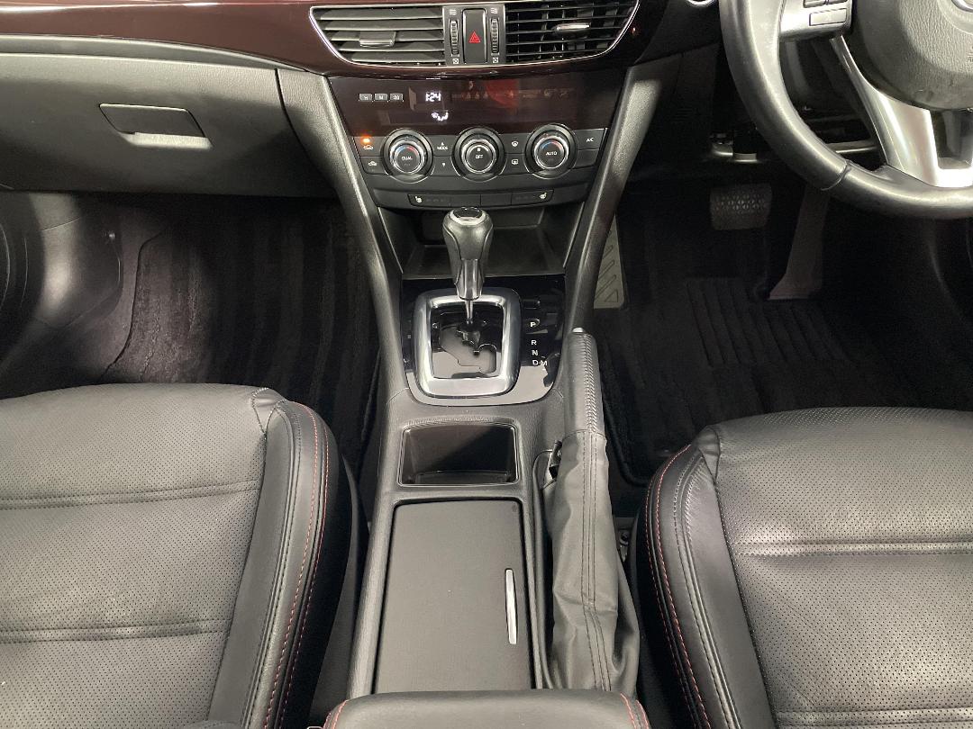 Photo '18' of Mazda Atenza