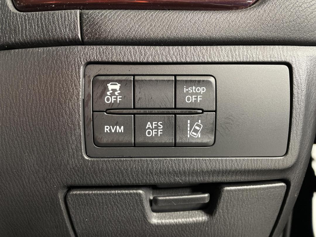 Photo '33' of Mazda Atenza