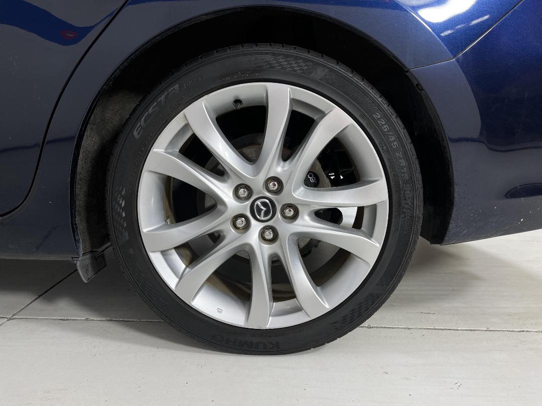 Photo '11' of Mazda Atenza