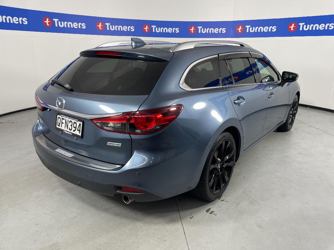 Photo '7' of Mazda Atenza