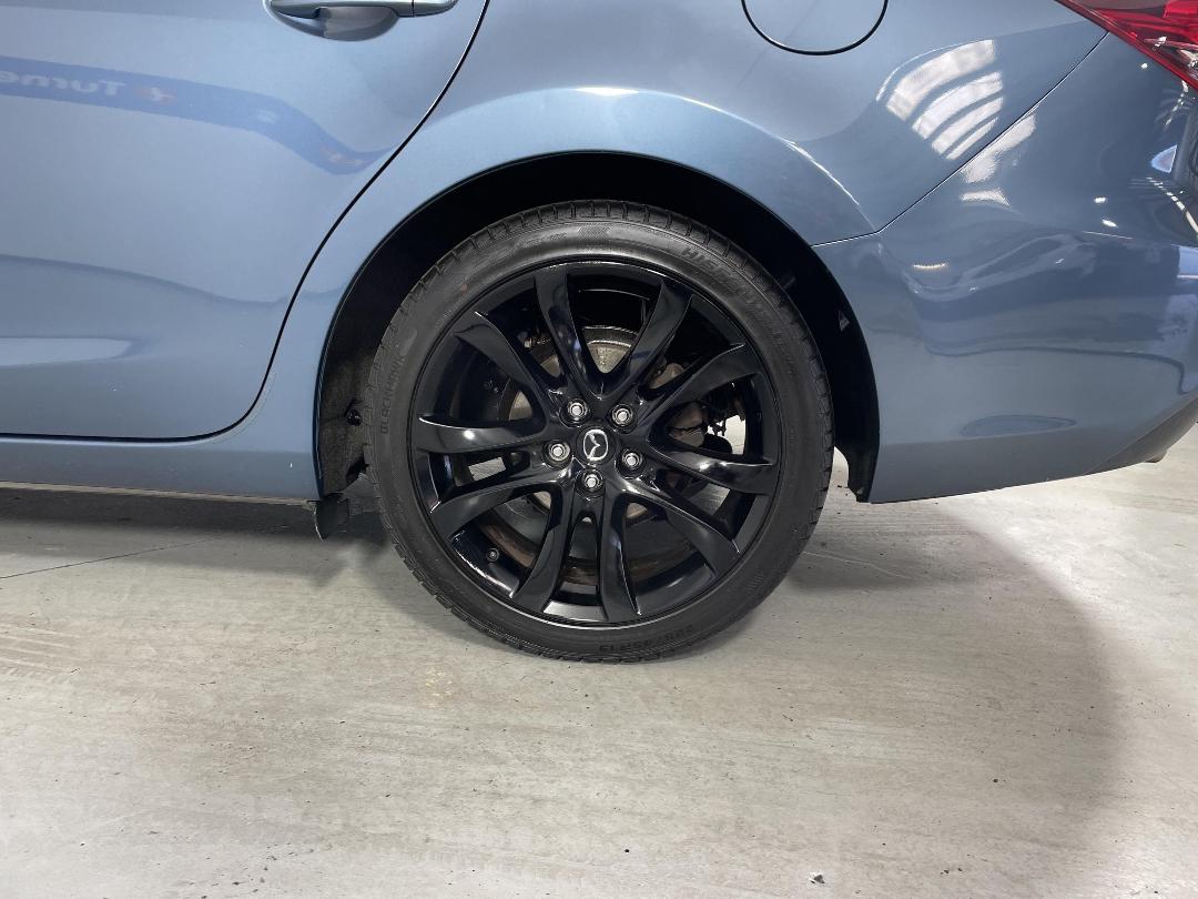 Photo '11' of Mazda Atenza