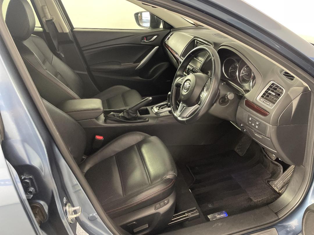 Photo '16' of Mazda Atenza