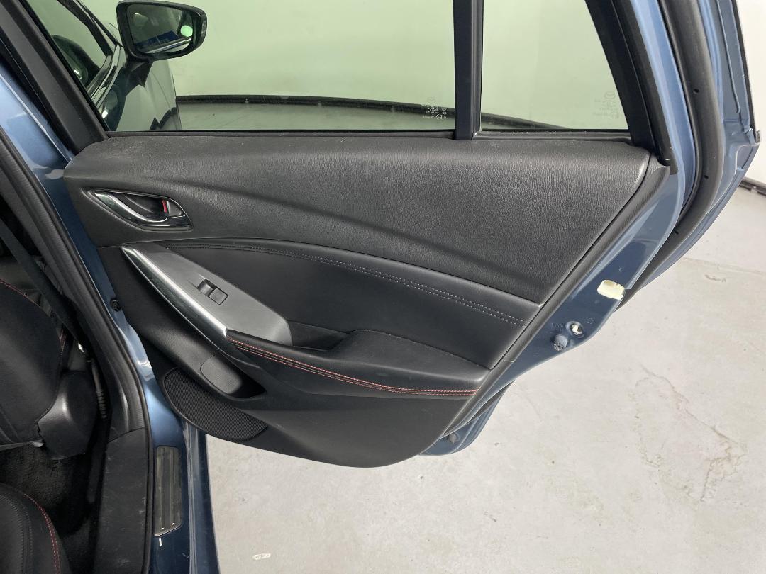 Photo '19' of Mazda Atenza