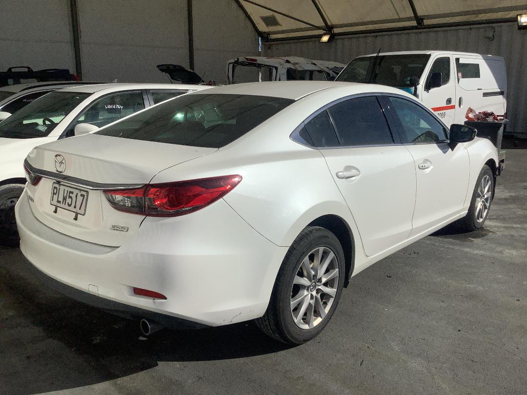 Photo '8' of Mazda Atenza