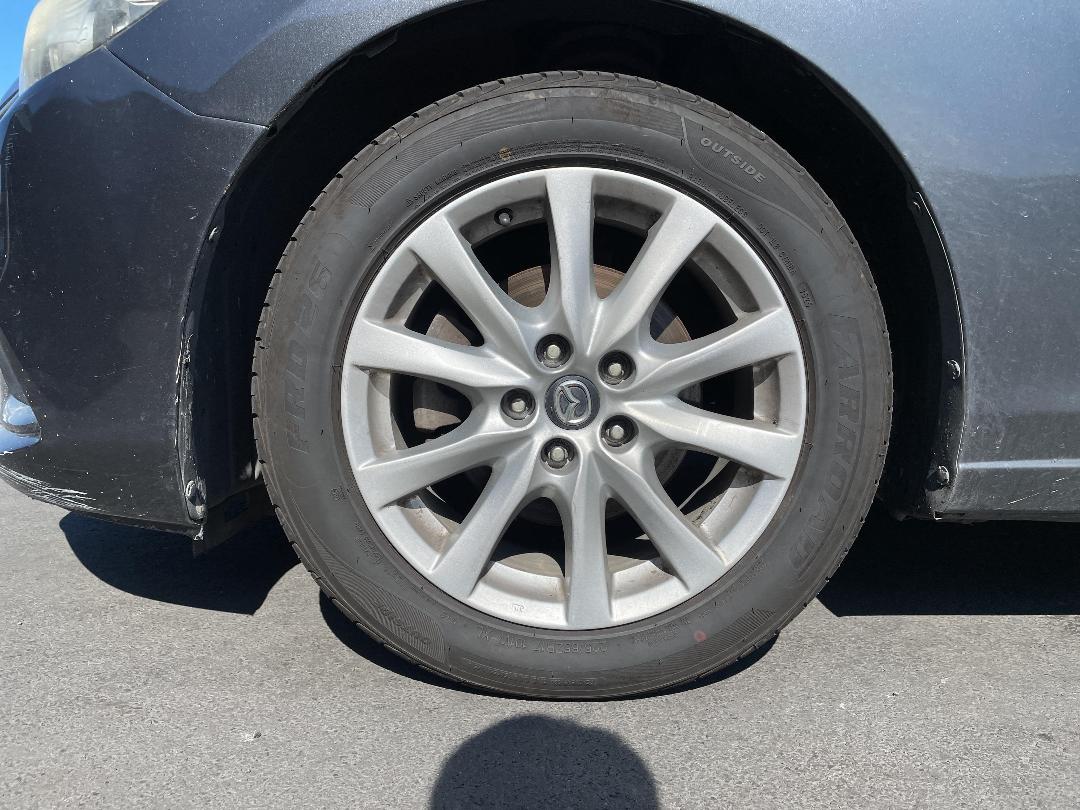 Photo '4' of Mazda Atenza