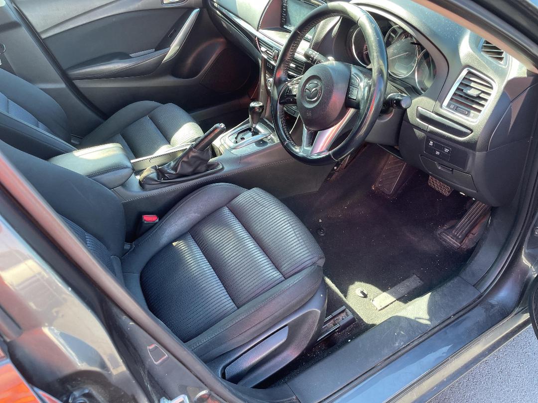 Photo '14' of Mazda Atenza