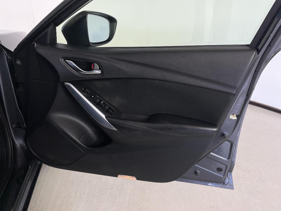 Photo '15' of Mazda Atenza Photo '15' of Mazda Atenza