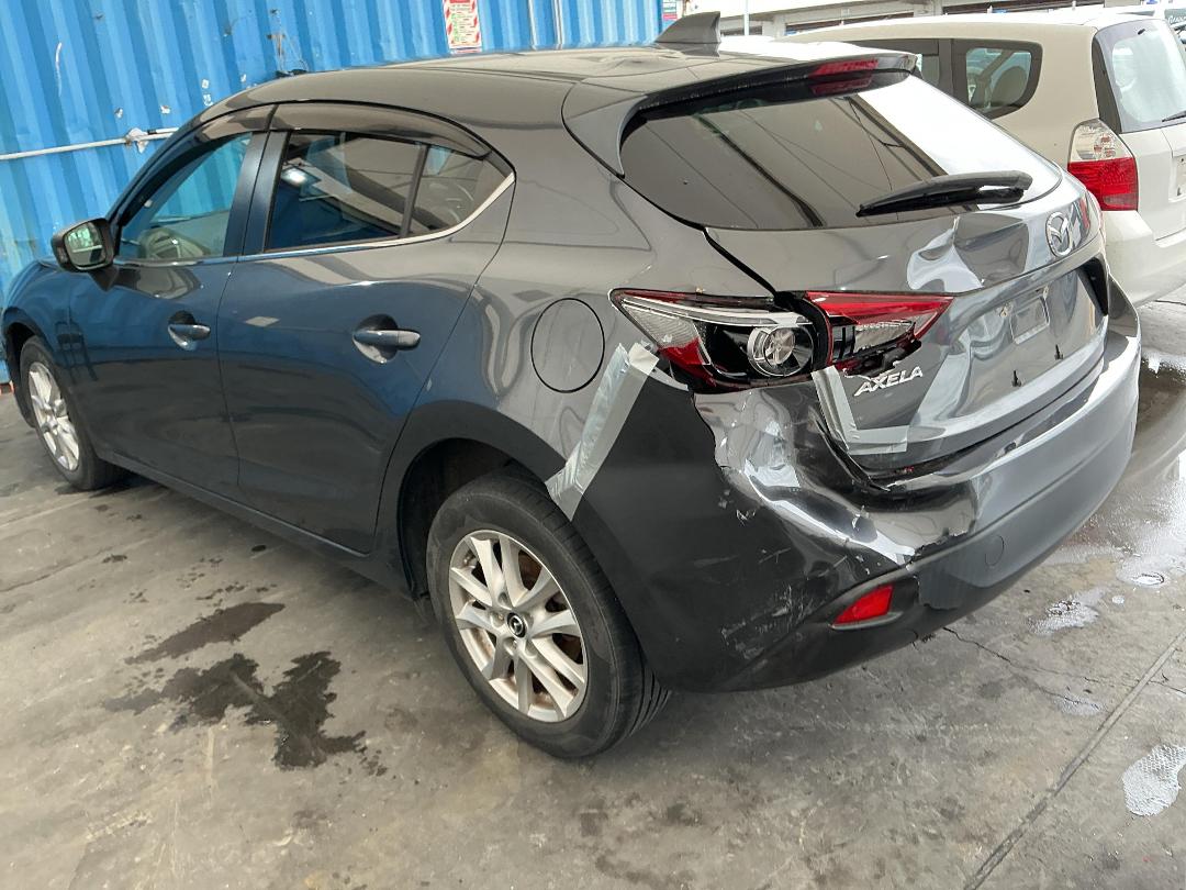 Photo '4' of Mazda Axela