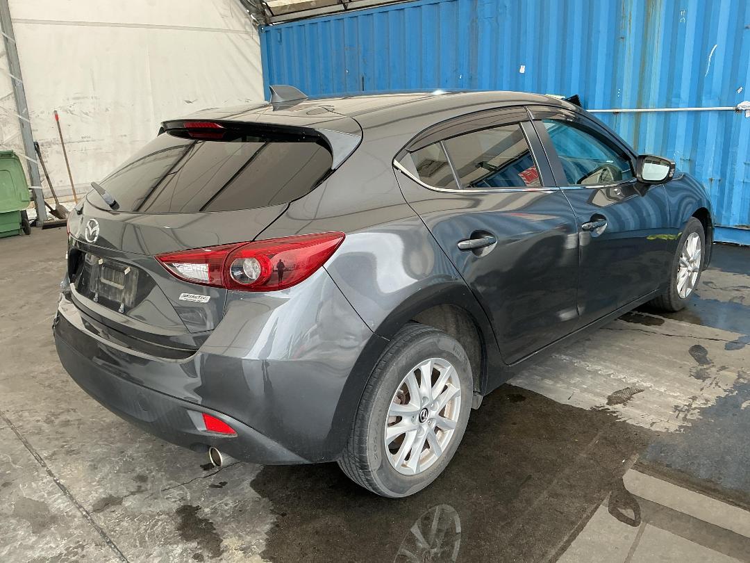 Photo '6' of Mazda Axela