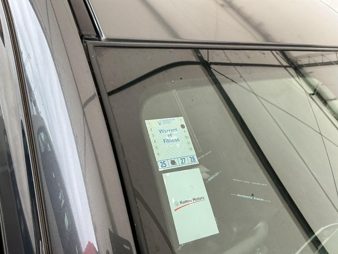 Photo '12' of Mazda Axela